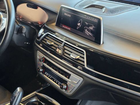 Used 2021 BMW M760i xDrive AWD/4WD image 50