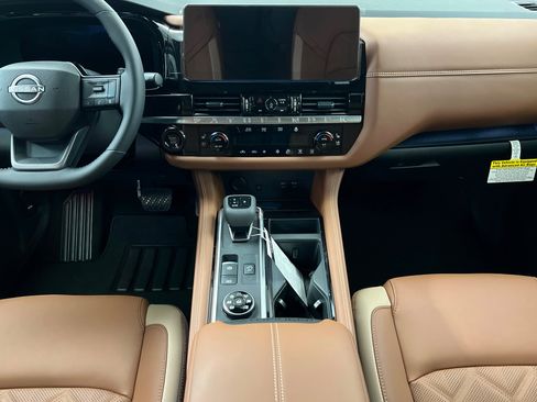 New 2026 Nissan Pathfinder Platinum image 13