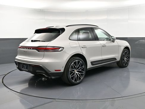 Certified 2023 Porsche Macan Turbo AWD/4WD image 8