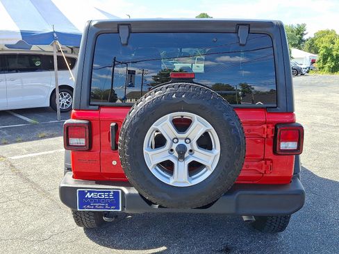 Used 2018 Jeep Wrangler Sport image 5