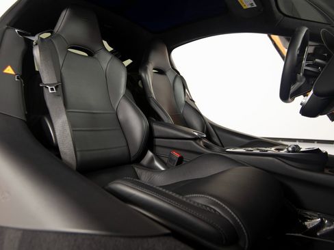 Used 2023 McLaren GT image 29