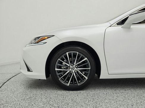 Used 2024 Lexus ES 350 w/ Premium Package FWD image 18