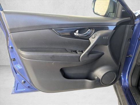 Used 2018 Nissan Rogue SL FWD image 14