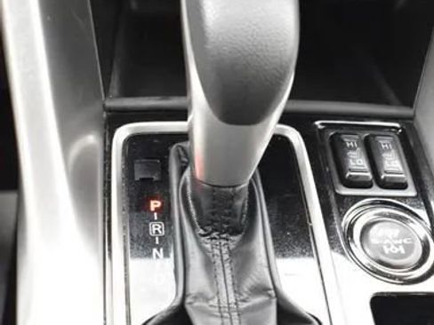 Used 2024 Mitsubishi Eclipse Cross SE image 35