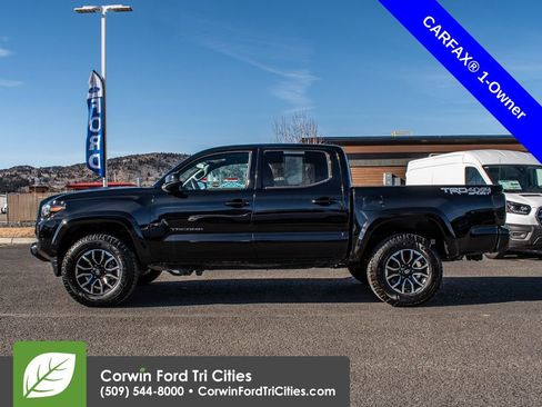 Used 2023 Toyota Tacoma TRD Sport w/ TRD Premium Sport Package image 8
