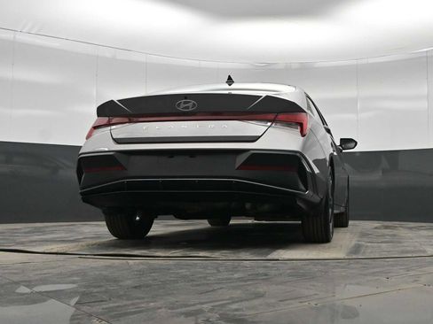 Used 2025 Hyundai Elantra SEL image 35