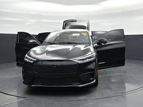 Used 2023 Ford Mustang Mach-E GT AWD/4WD image 33