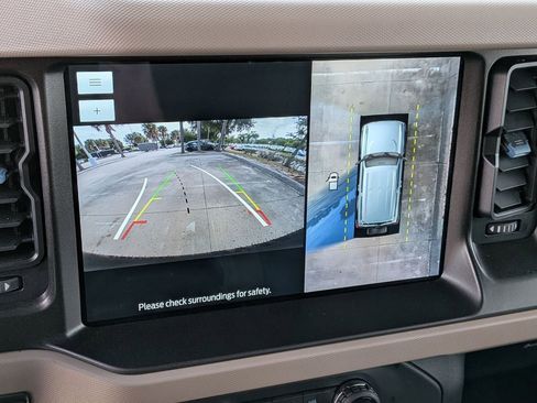 Used 2023 Ford Bronco Wildtrak AWD/4WD image 16