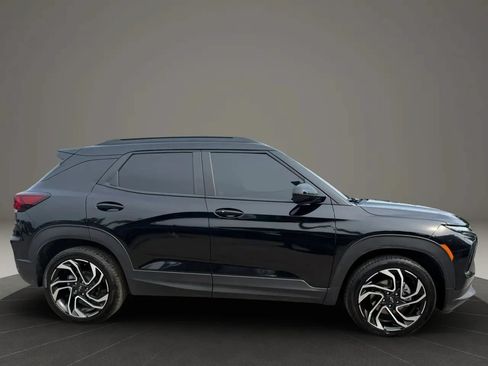 Used 2025 Chevrolet TrailBlazer RS w/ Convenience Package FWD image 4