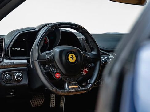 Used 2014 Ferrari 458 Italia Coupe RWD image 18