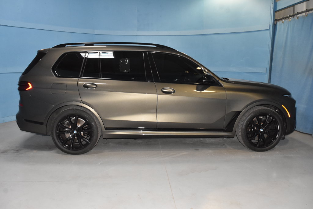 Used 2025 BMW X7 M60i AWD/4WD image 24