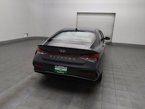 Used 2025 Hyundai Elantra Sport image 7