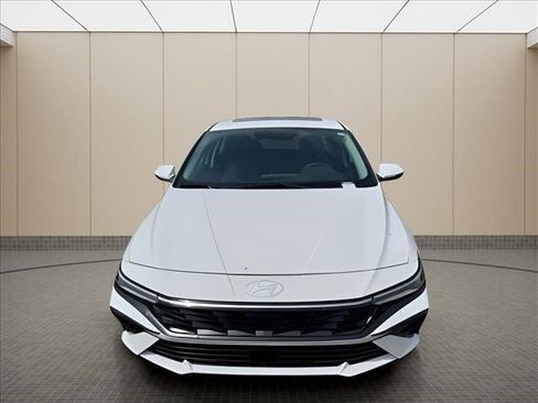 Used 2025 Hyundai Elantra Limited FWD image 7
