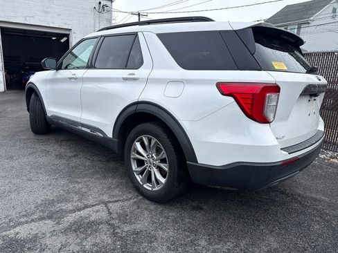Used 2020 Ford Explorer XLT w/ Equipment Group 202A AWD/4WD image 5