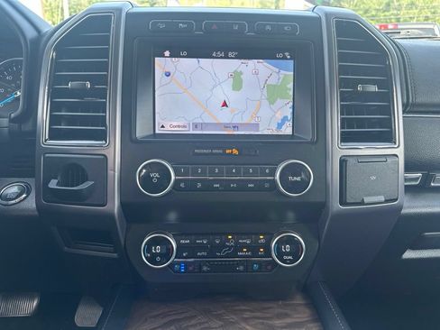 Used 2019 Ford Expedition Platinum AWD/4WD image 23