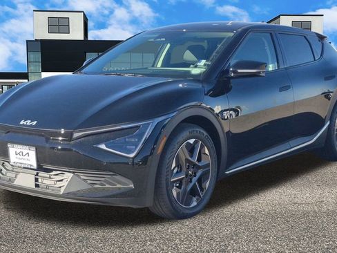 New 2025 Kia EV6 Light image 4