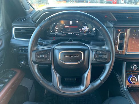 Used 2023 GMC Yukon Denali Ultimate image 16