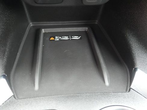 Used 2023 Chevrolet Traverse LT FWD image 30