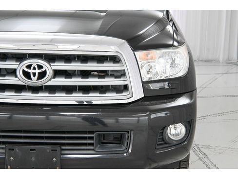 Used 2012 Toyota Sequoia Platinum image 24