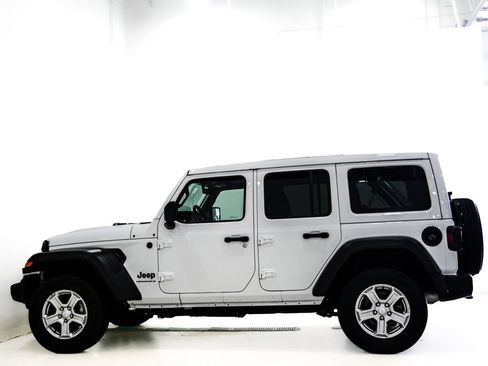 Used 2023 Jeep Wrangler Unlimited Sport w/ Sun And Sound Package AWD/4WD image 6