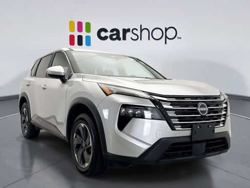 Used 2025 Nissan Rogue SV AWD/4WD image 7