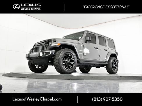 Used 2020 Jeep Wrangler Unlimited Sahara image 12