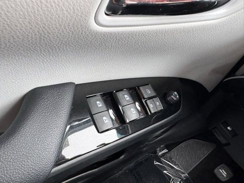 Used 2018 Toyota Prius Four image 31