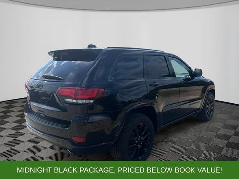 Used 2019 Jeep Grand Cherokee Altitude AWD/4WD image 5