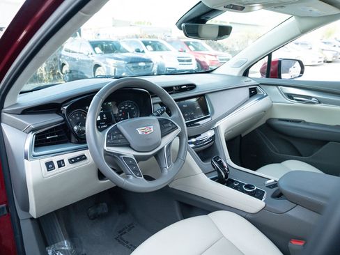 Used 2021 Cadillac XT5 Premium Luxury AWD/4WD image 16