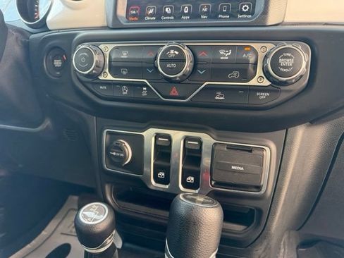 Used 2021 Jeep Wrangler Sport AWD/4WD image 17