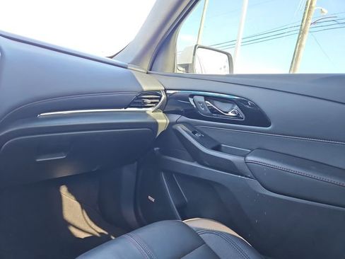 Used 2023 Chevrolet Traverse RS image 11