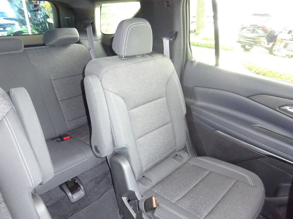 Used 2026 Chevrolet Traverse LT w/ Midnight/Sport Edition FWD image 16