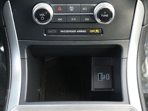 Used 2024 Ford Edge SEL w/ Convenience Package image 22