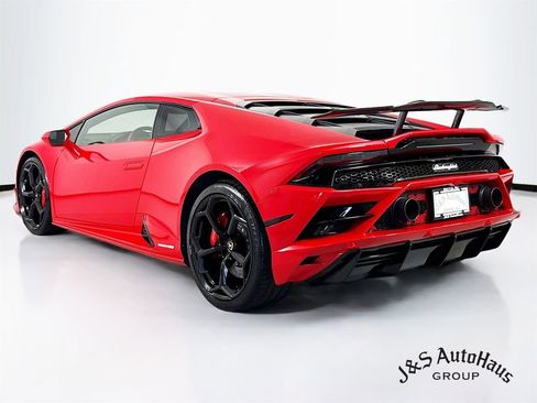 Used 2020 Lamborghini Huracan EVO image 5