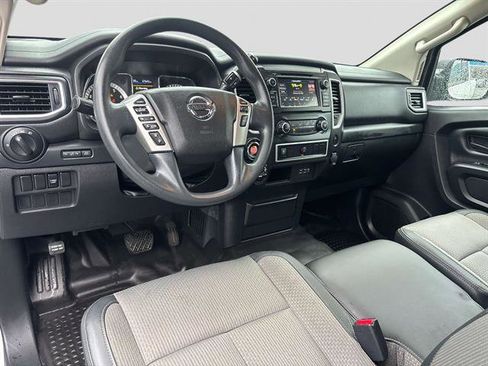 Used 2019 Nissan Titan S w/ S Utility Package image 10