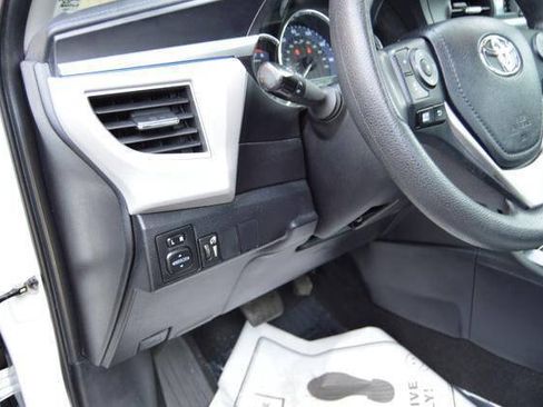 Used 2015 Toyota Corolla LE FWD image 28