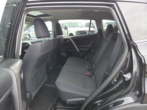 Used 2017 Toyota RAV4 XLE AWD/4WD image 12