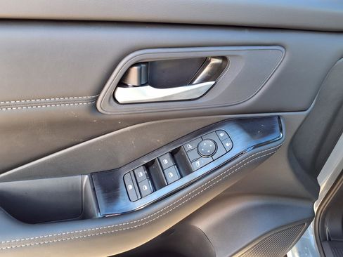 New 2026 Nissan Rogue SV image 12