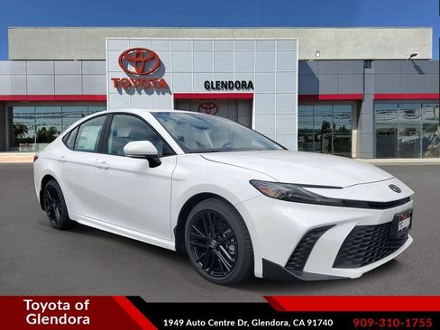 New 2026 Toyota Camry SE image 1