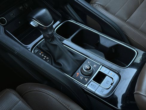 Used 2022 Kia Telluride SX w/ SX Prestige Package image 42