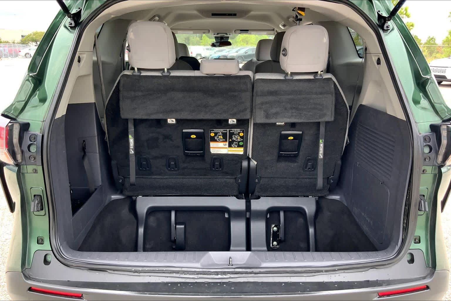 Used 2022 Toyota Sienna LE FWD image 33