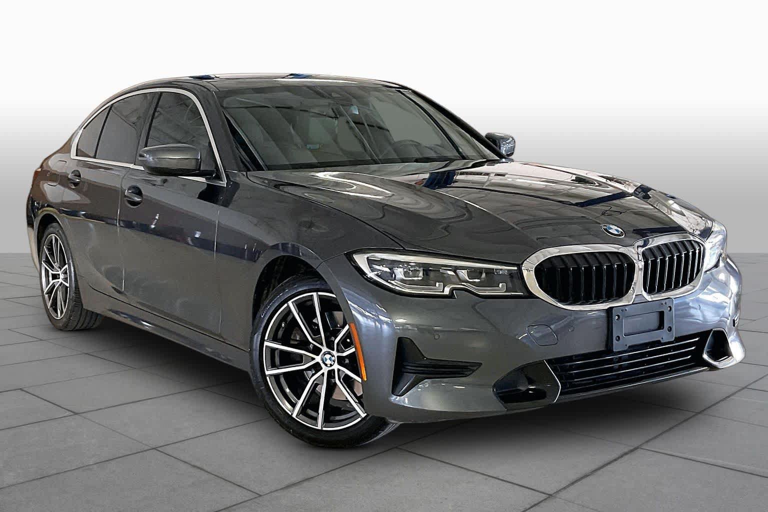 Used 2022 BMW 330i Sedan w/ Convenience Package RWD image 2