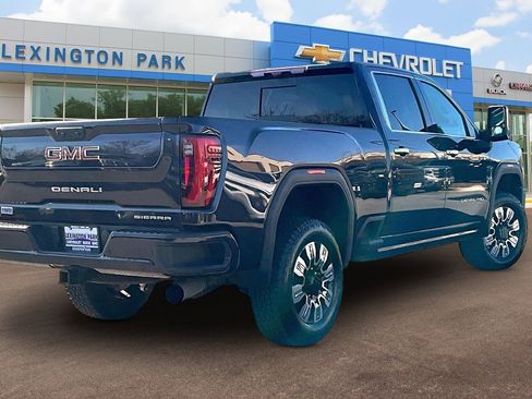 Used 2024 GMC Sierra 2500 Denali w/ Denali Reserve Package image 13