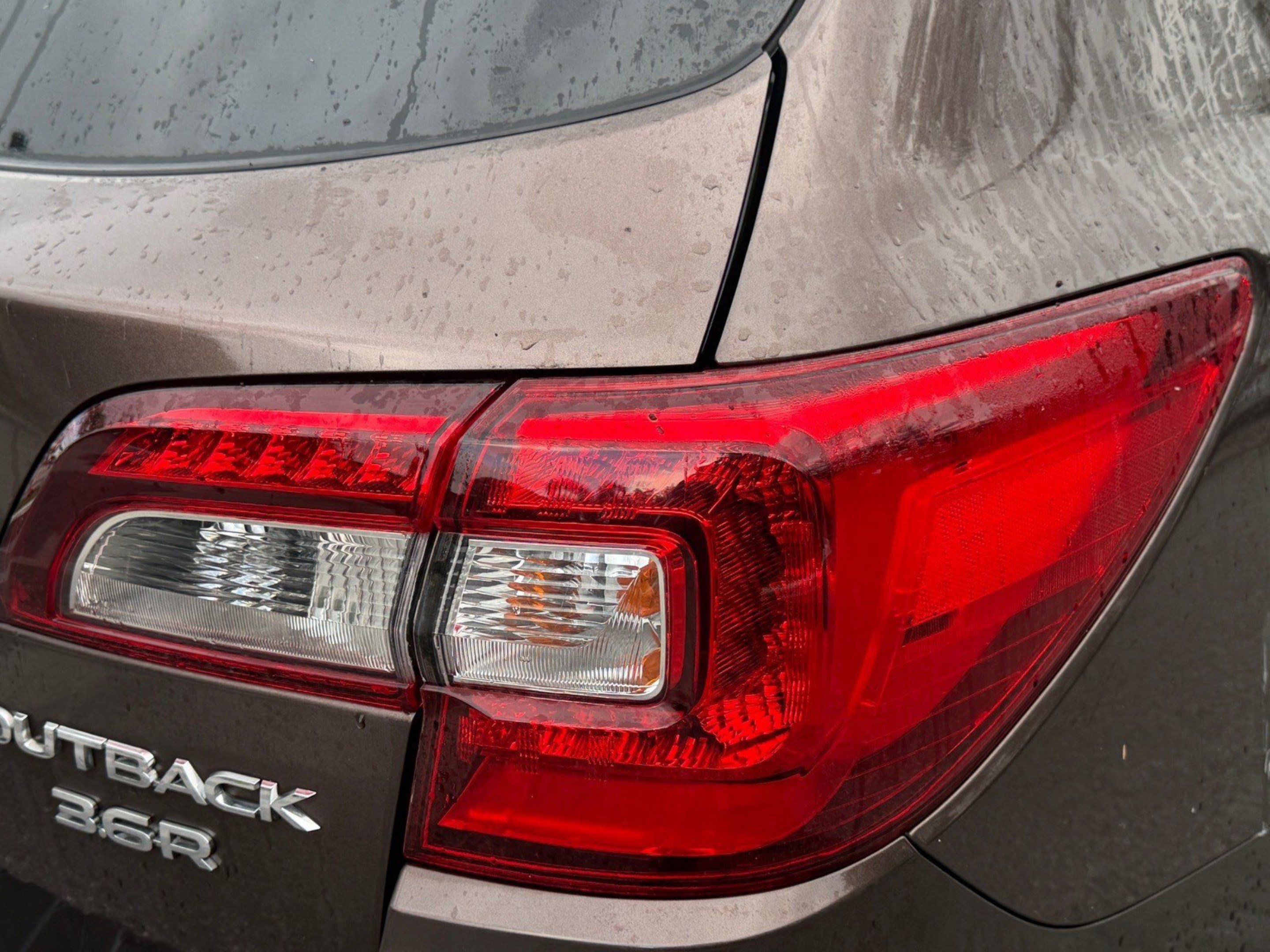 Used 2019 Subaru Outback 3.6R Touring AWD/4WD image 44