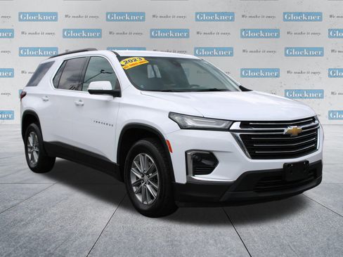 Used 2023 Chevrolet Traverse LT image 3