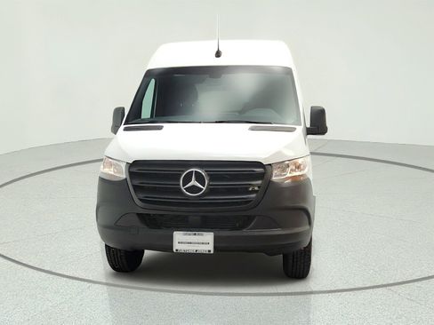 Used 2022 Mercedes-Benz Sprinter 2500 image 2
