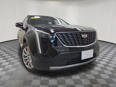 Used 2023 Cadillac XT4 Premium Luxury w/ Technology Package AWD/4WD image 2