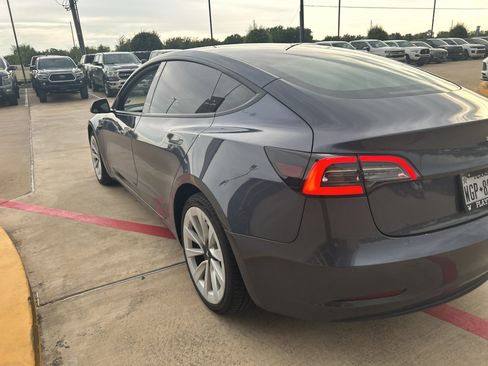 Used 2022 Tesla Model 3 RWD image 5