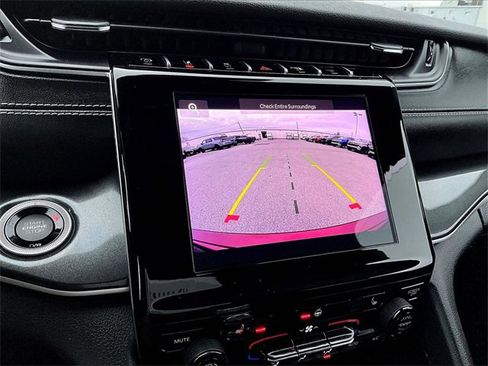 Used 2023 Jeep Grand Cherokee Altitude image 25