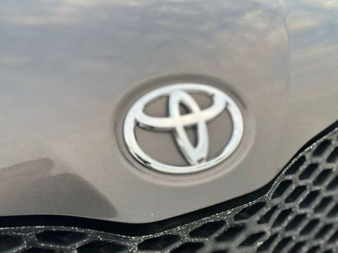 Used 2013 Toyota Sienna SE image 11